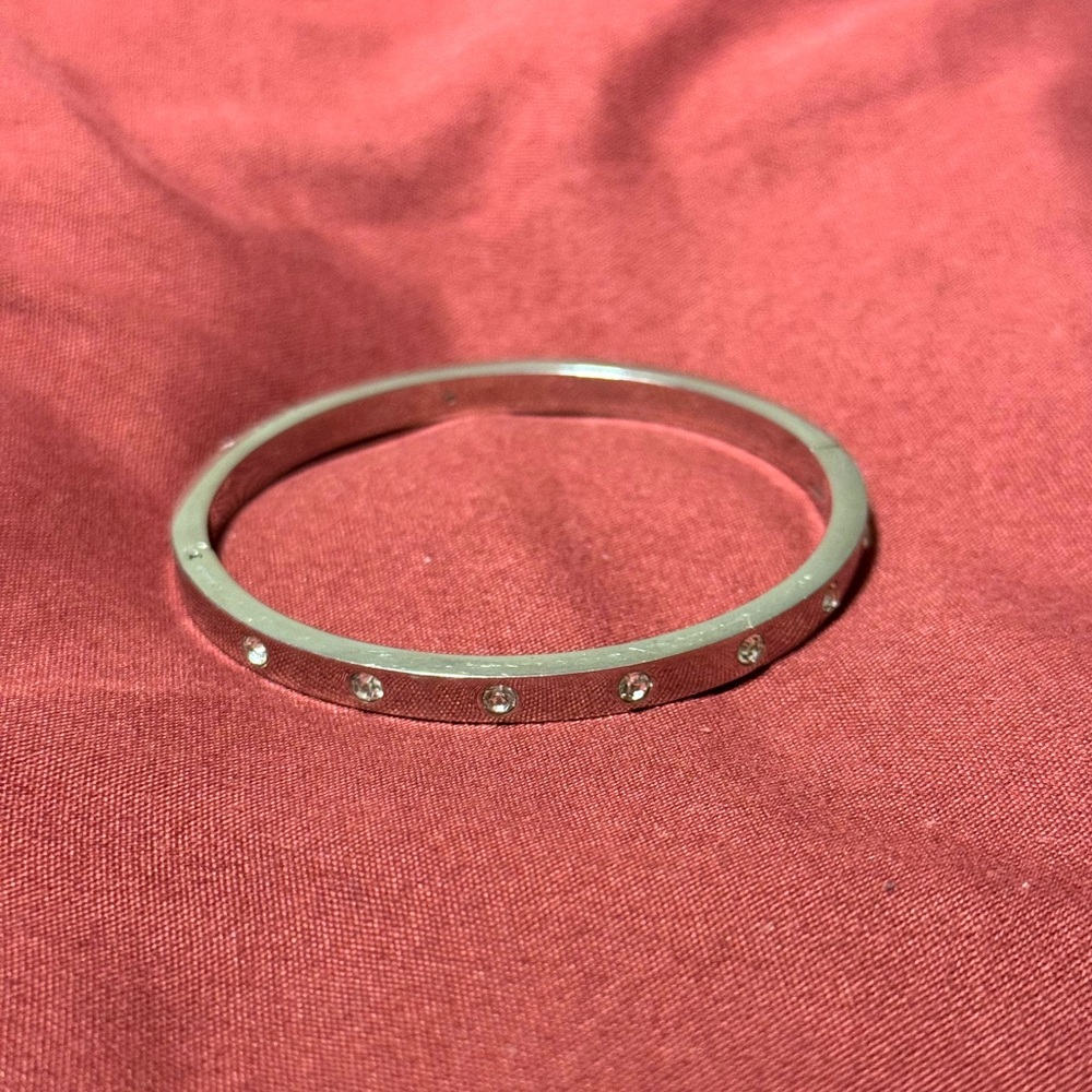 stone hinged bangle